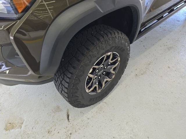 Used 2025 Brown Chevrolet ZR2 image 9