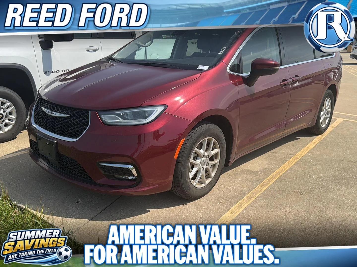 2023 Chrysler Pacifica Touring L's photo