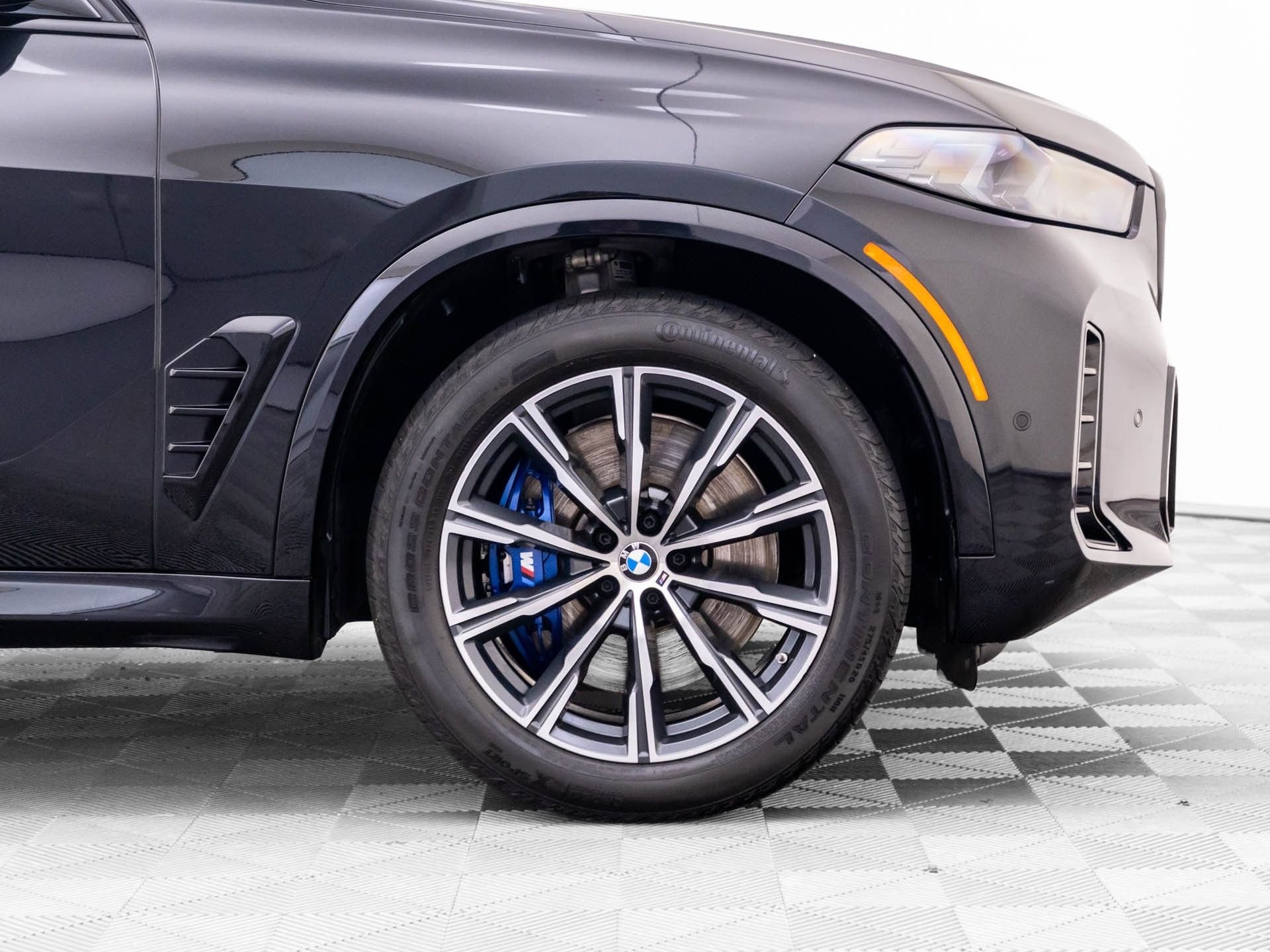 Used 2026 Black BMW xDrive50e image 38