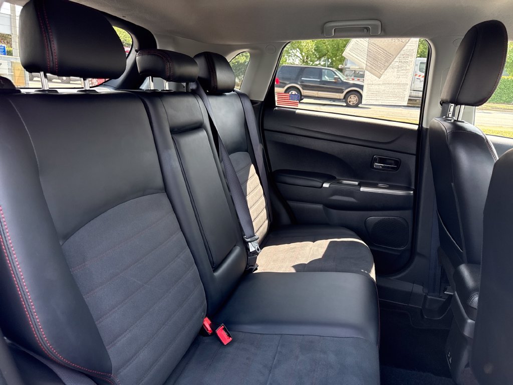 Used 2025 Labrador Black Pearl Mitsubishi 2.0 SE image 20