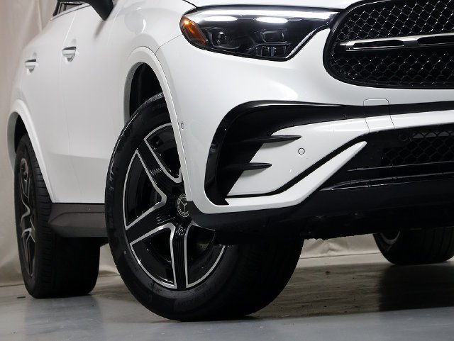 New 2027 Polar White Mercedes-Benz GLC 300 image 32