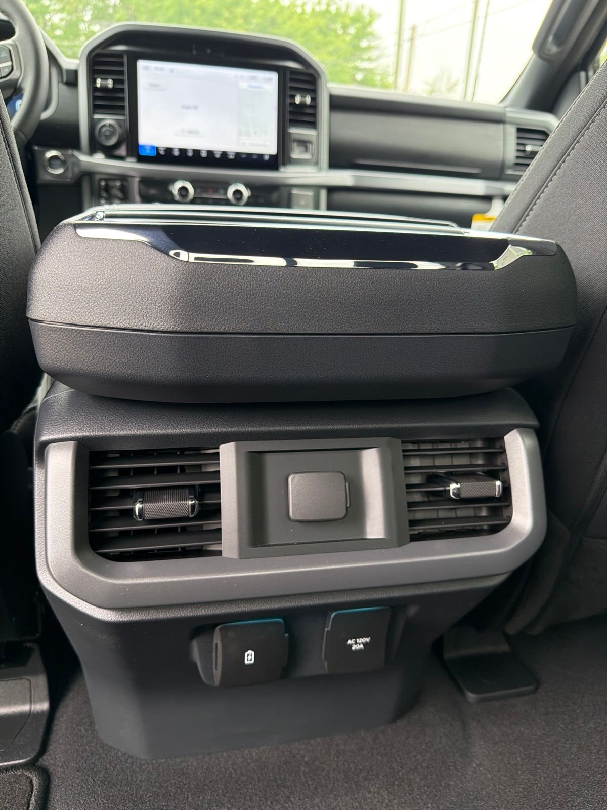 New 2026 Carbonized Gray Metallic Ford XLT image 14