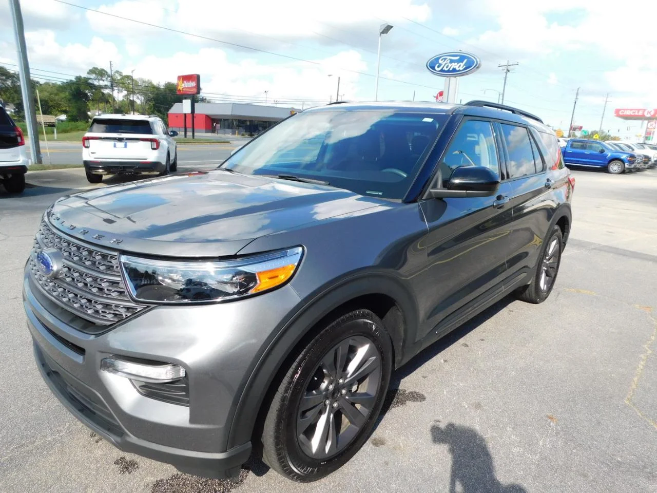 Used 2024 Carbonized Gray Metallic Ford XLT RWD image 4