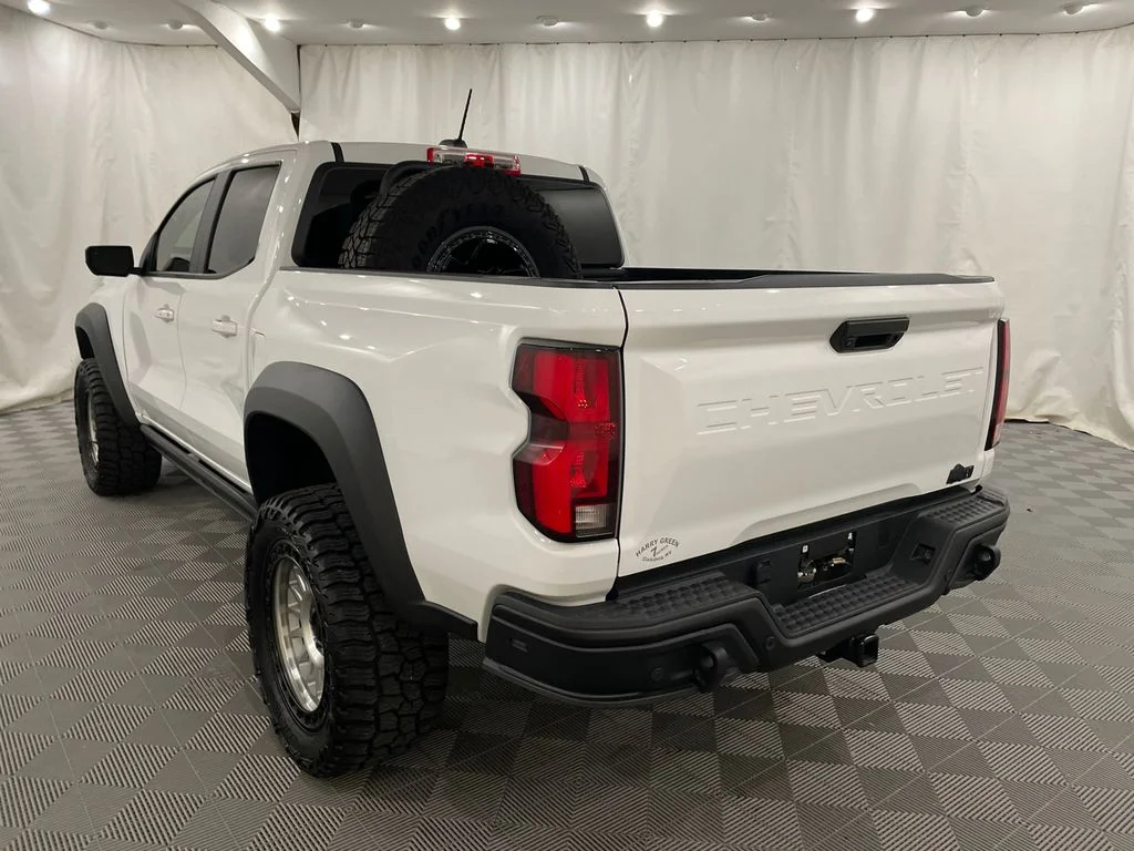 2024 Chevrolet Colorado ZR2 - Photo 8