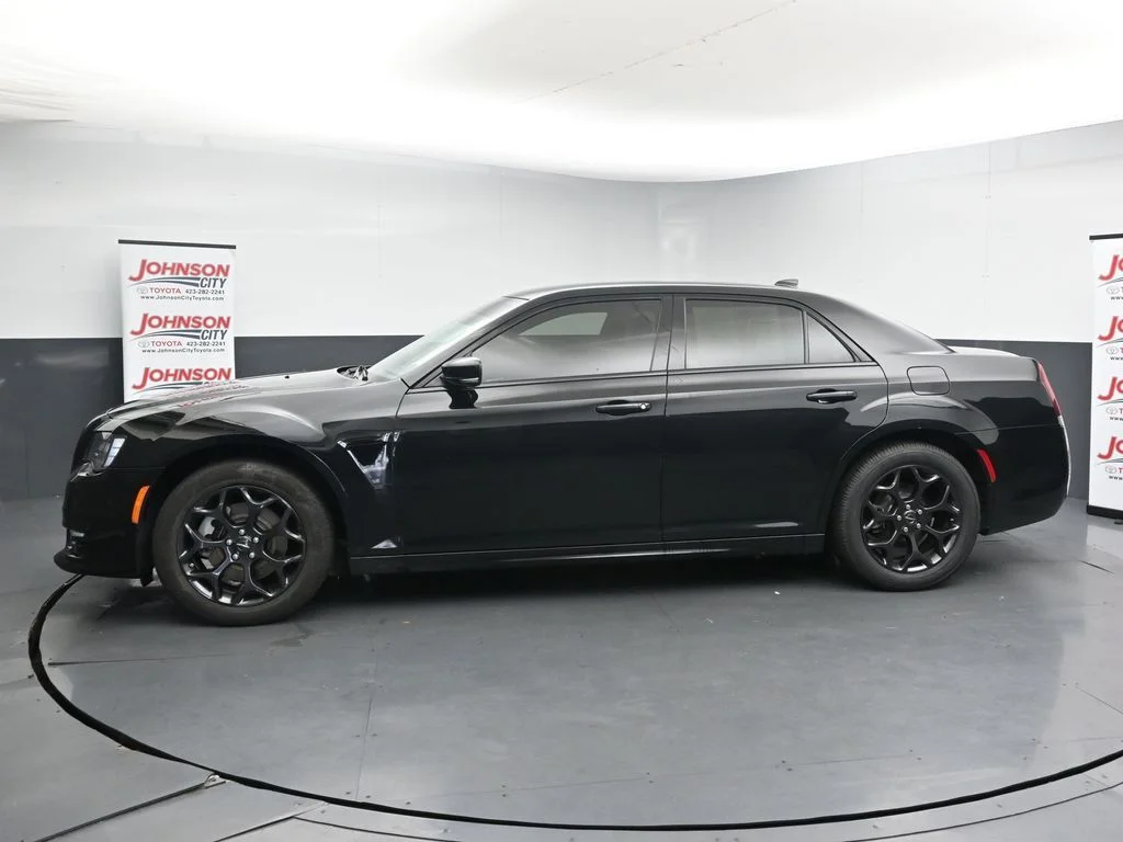 Used 2022 Black Chrysler Touring image 5