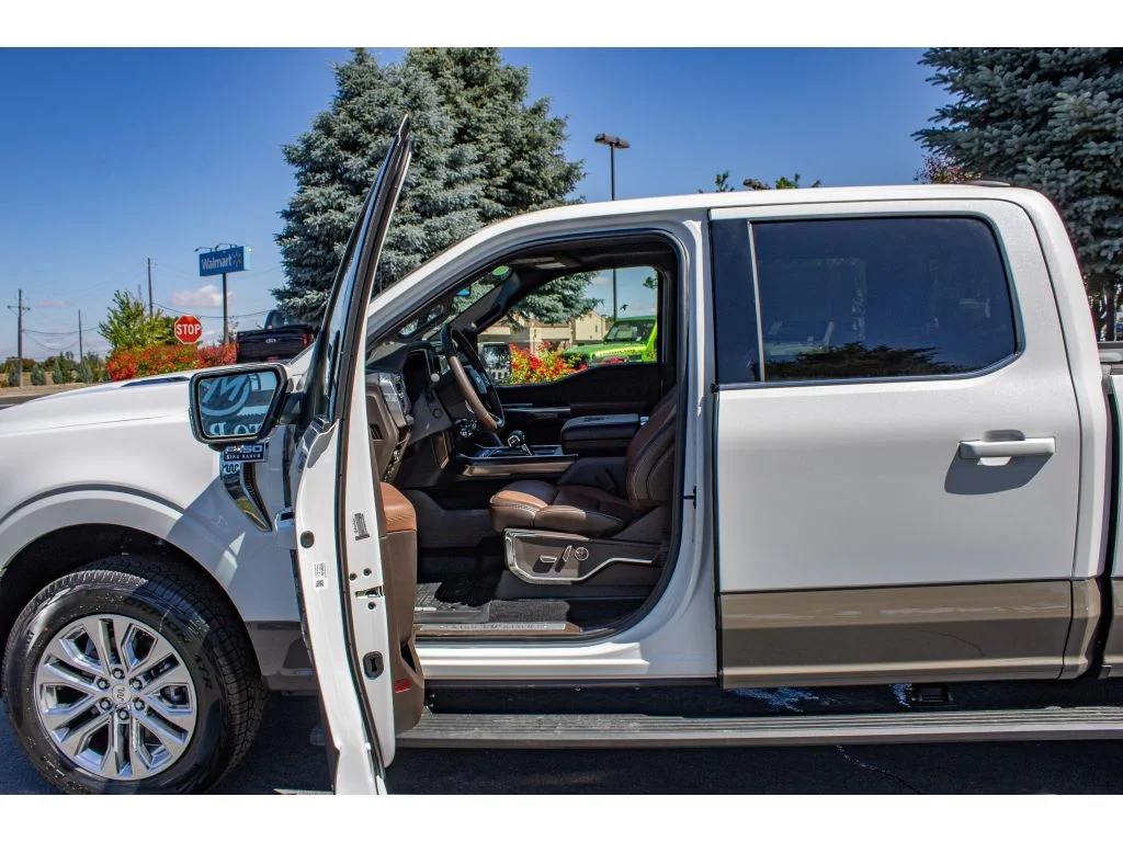 New 2026 Star White Metallic Tri-Coat Ford King Ranch image 33