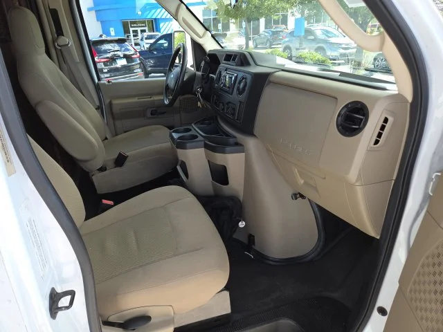 Used 2013 White Ford Base image 12