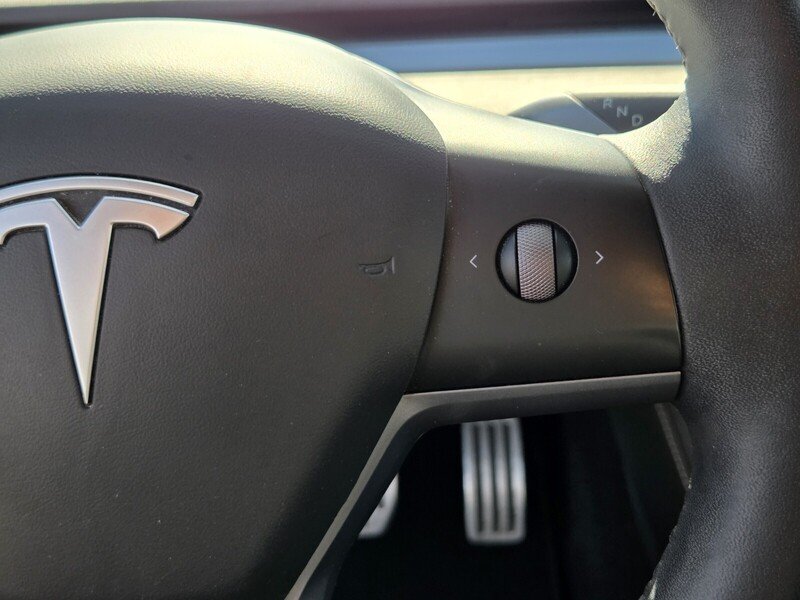 Used 2023  Tesla Performance image 27