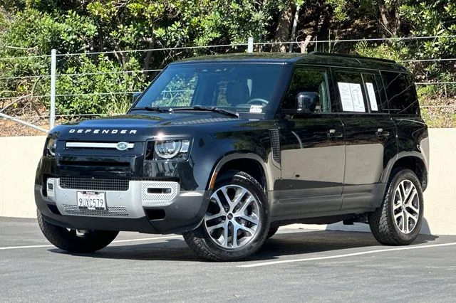 2025 Land Rover Defender 110 S P400's photo