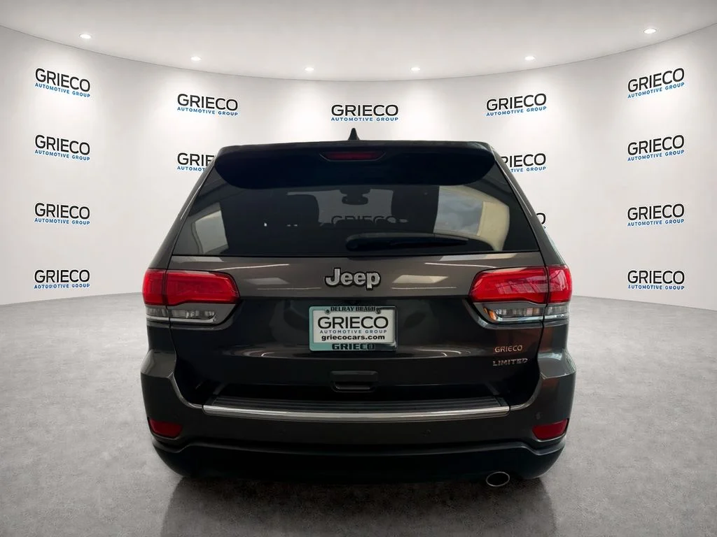 Used 2018 Gray Jeep Limited image 6
