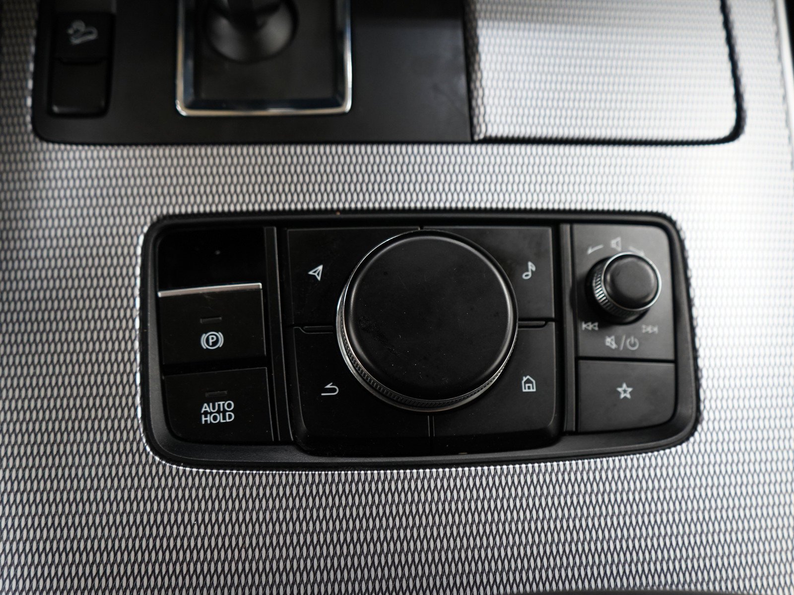 Used 2024  Mazda Preferred image 25