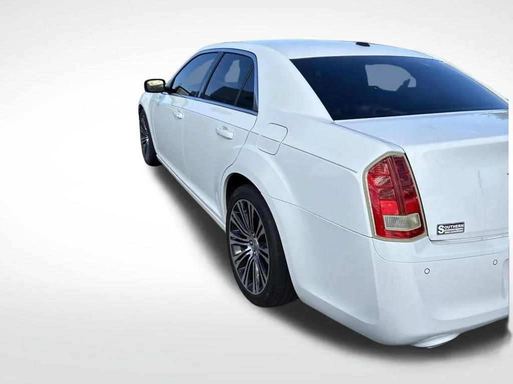 Used 2013 White Chrysler S image 6