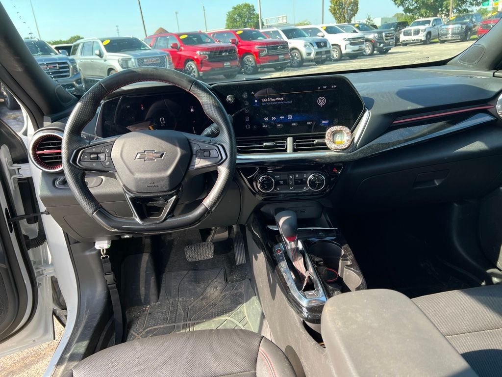 Used 2024 White Chevrolet 2RS image 10