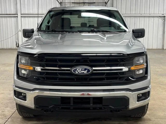 Used 2025 Silver Ford XLT image 2