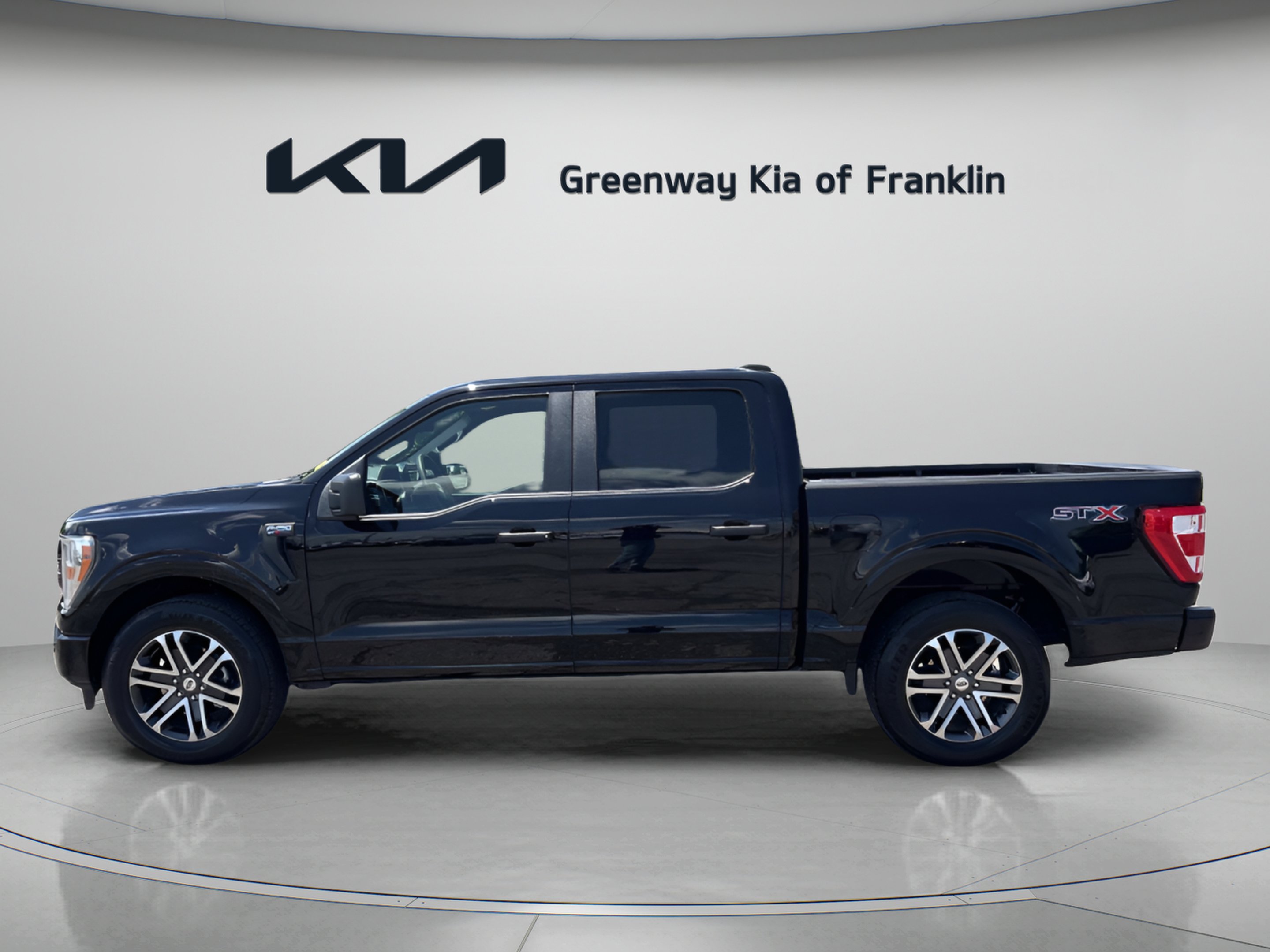 Used 2022 Black Metallic Ford XL image 4