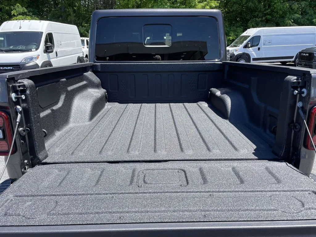 New 2026 Granite Crystal Metallic Clearcoat Jeep Rubicon X image 44