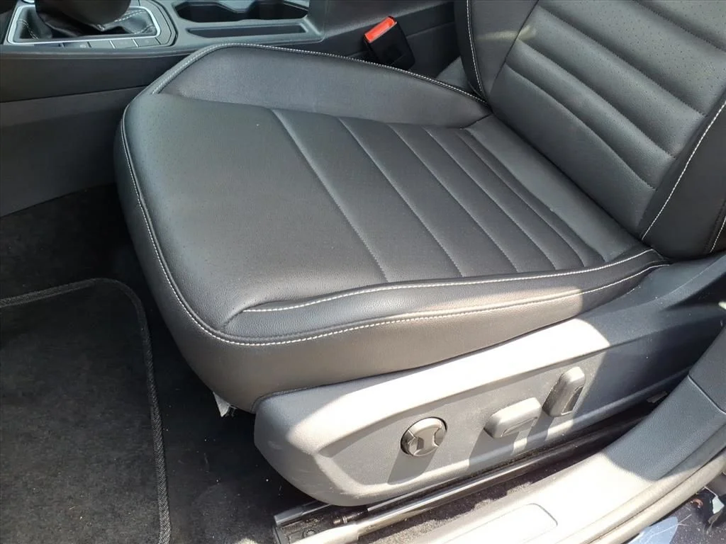 Used 2024  Volkswagen 1.5T SE image 19