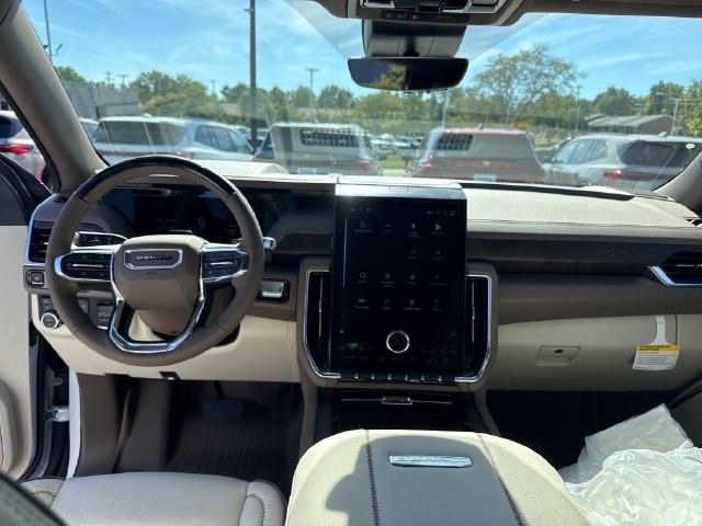 2026 GMC Yukon Denali - Photo 15