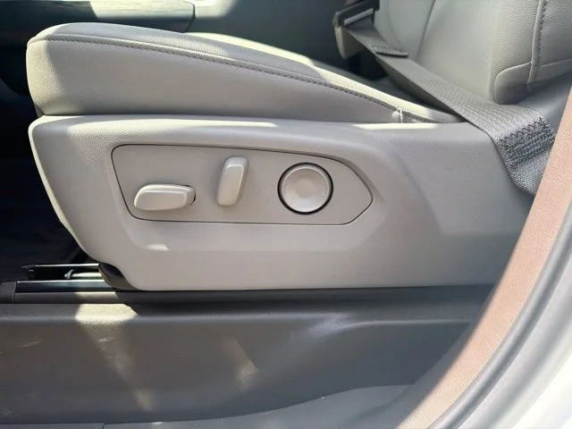 New 2026 Summit White GMC SLT image 18