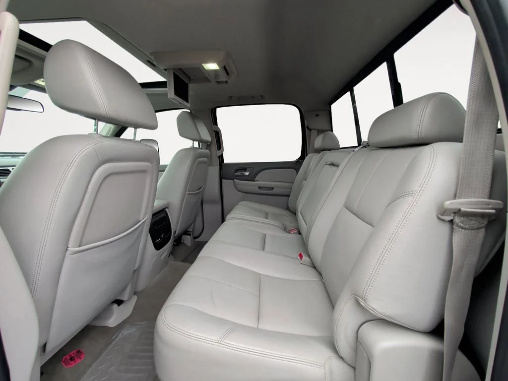 Used 2007 Silver Birch Metallic Chevrolet SRW LTZ image 13
