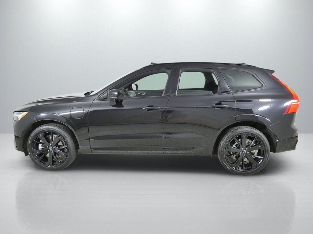 Used 2025 Black Volvo T8 Ultra Black Edition image 16