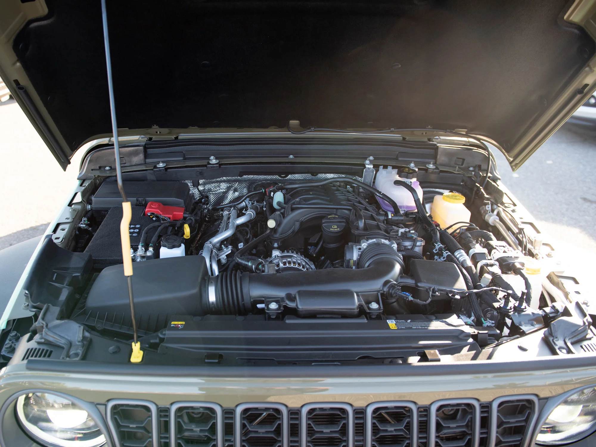 Used 2025 41 Jeep Sport S* 4 Door 4x4, Heated Seats/Wheel, Safety Group, Alpine Audio image 9