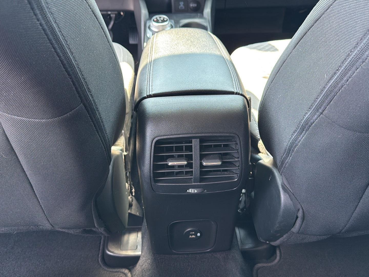 Used 2022 Atlas Blue Ford SE Hybrid image 18