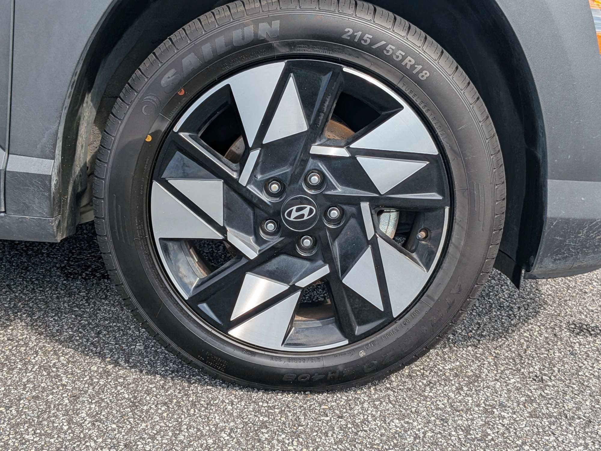 Used 2025 Black Hyundai SEL image 10
