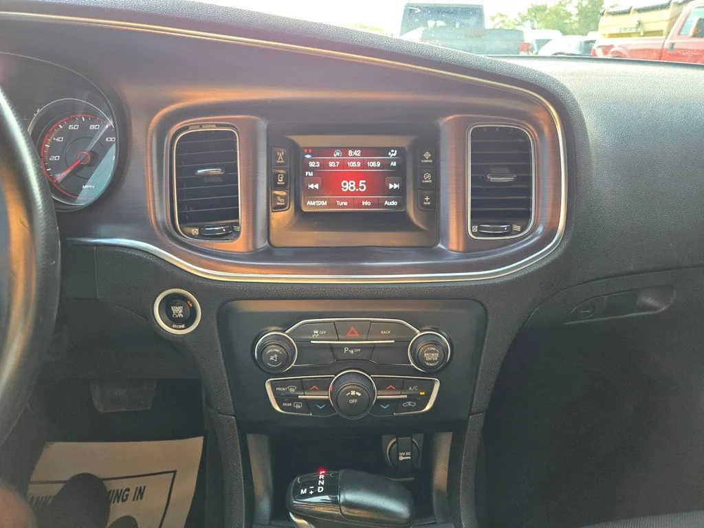 Used 2016 Gray Dodge SE image 20
