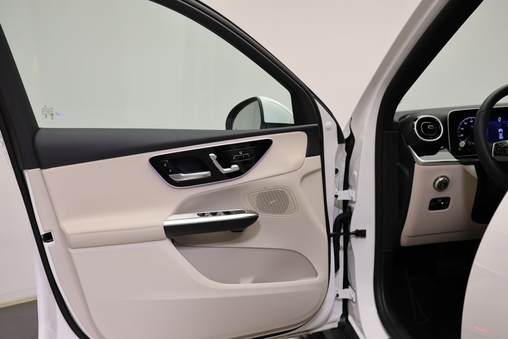 Certified Used 2026 Polar White Mercedes-Benz GLC 300 image 30