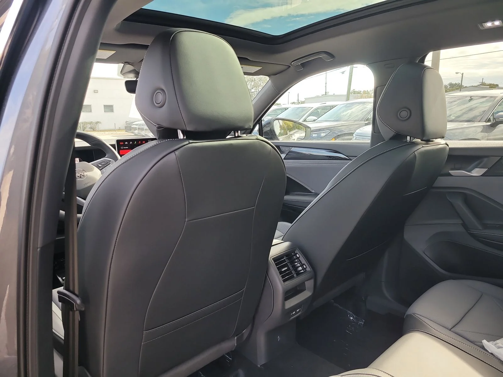 New 2026 Platinum Gray Metallic Volkswagen 2.0T SE R-Line Black image 13