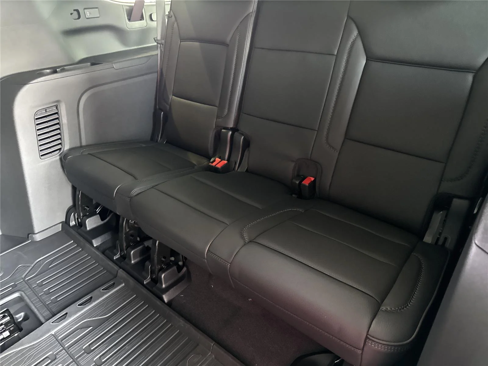 New 2026 Glacier White Tricoat GMC Denali image 33