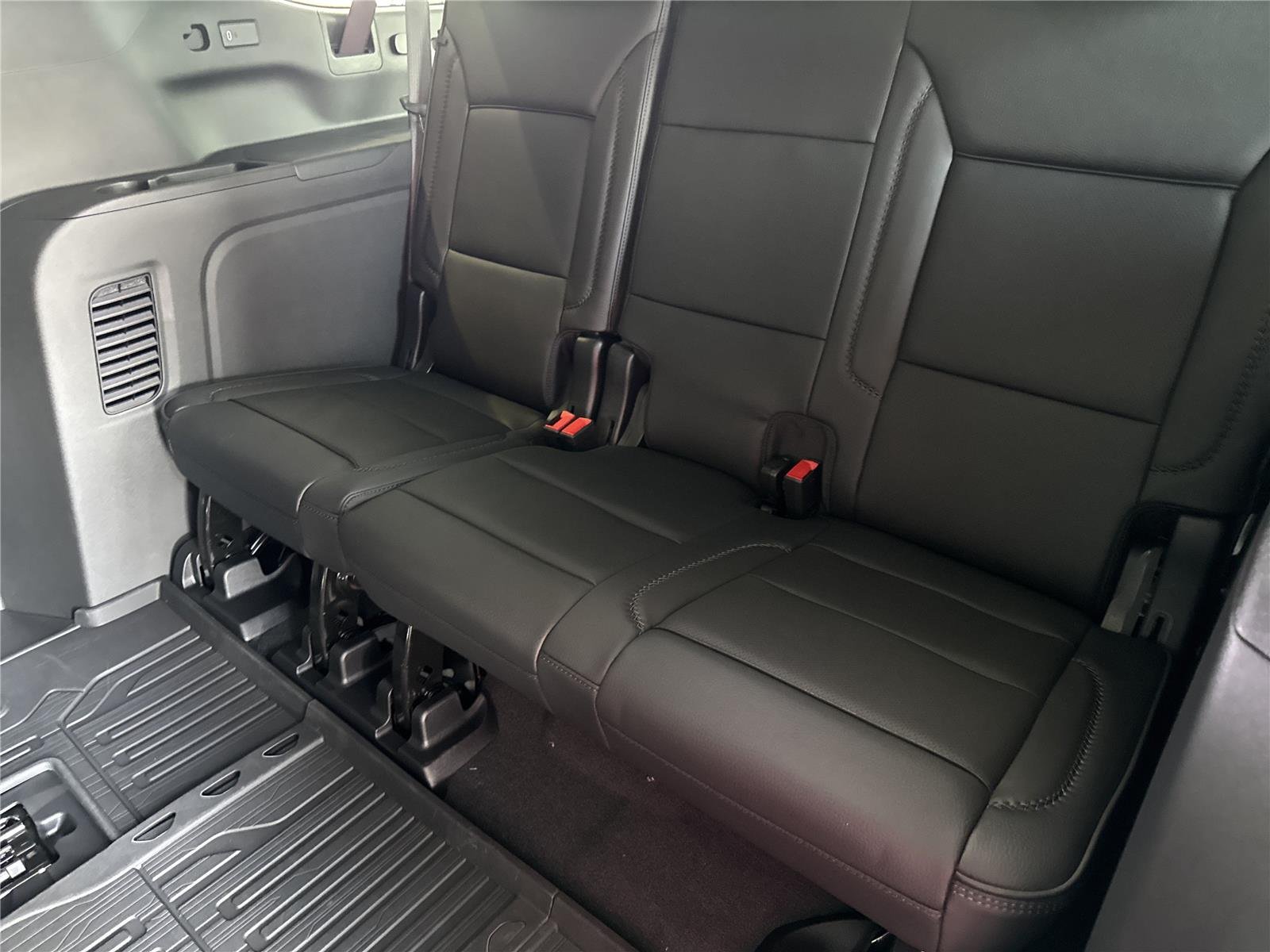 New 2026 Glacier White Tricoat GMC Denali image 33