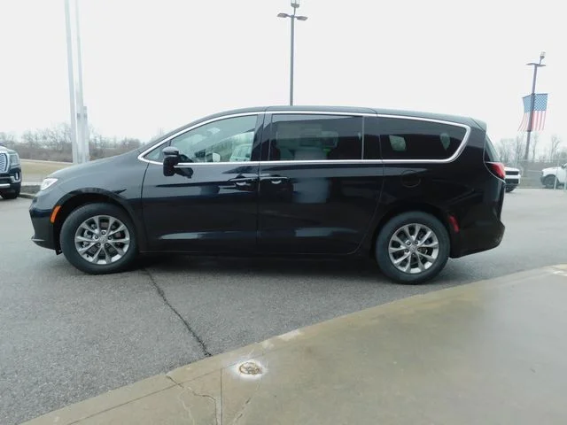 New 2026 Black Chrysler Limited image 28