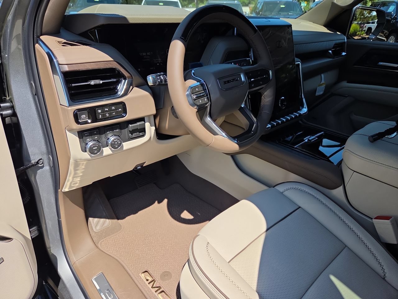 2026 GMC Yukon XL Denali - Photo 10