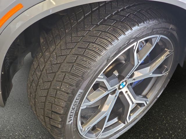 Used 2024 Gray BMW M60i image 35