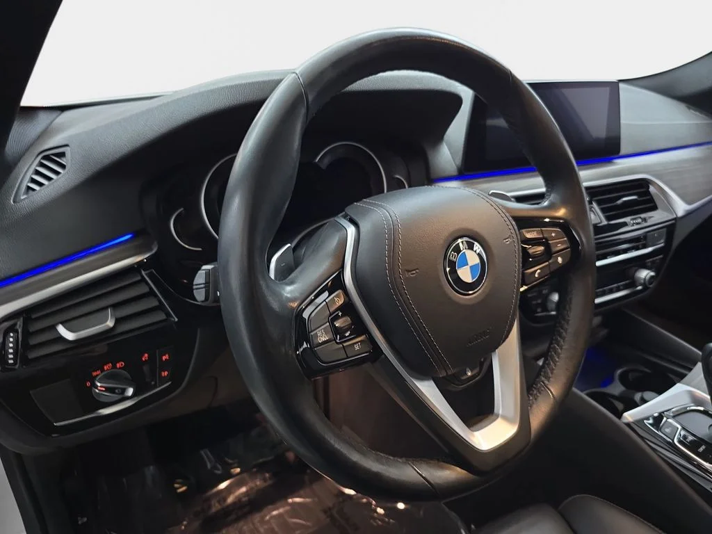 Used 2019 White Metallic BMW 530e xDrive iPerformance image 19