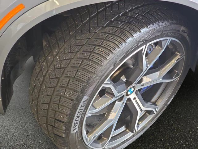 Used 2024 Gray BMW M60i image 35