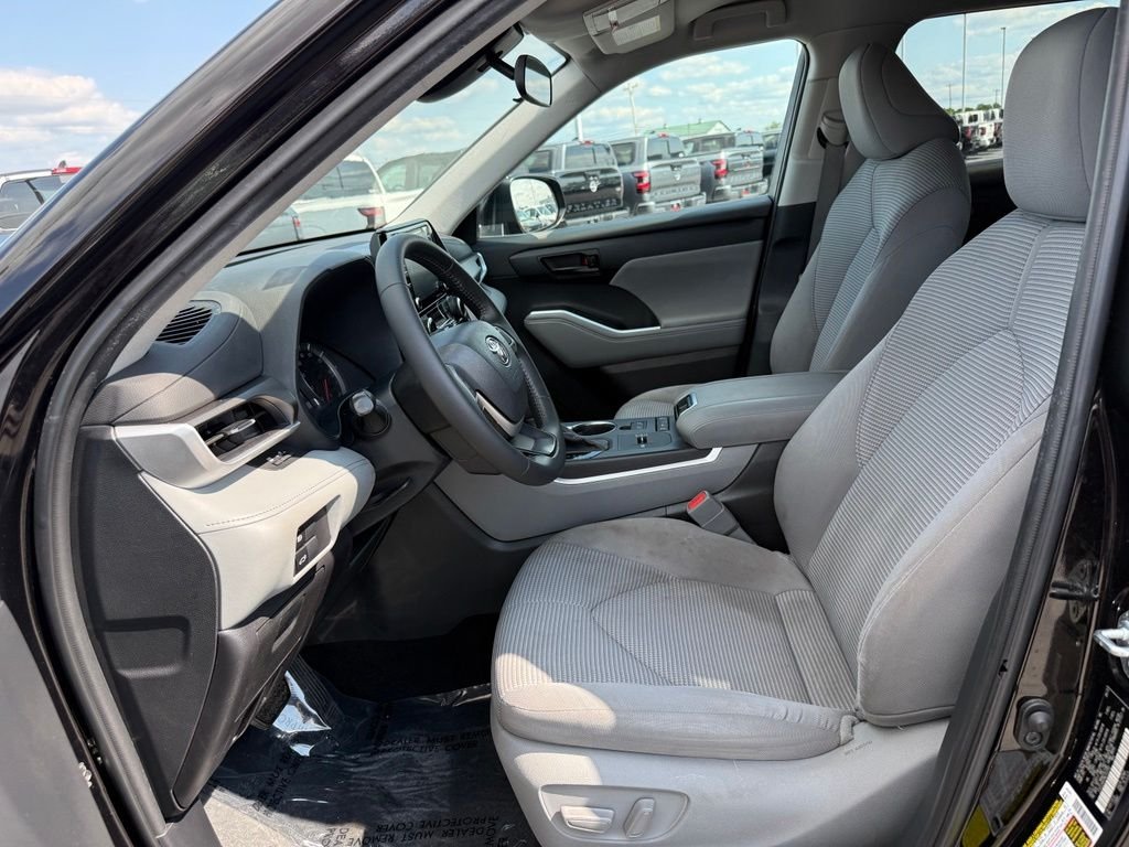 Used 2022 Brown Toyota LE image 15