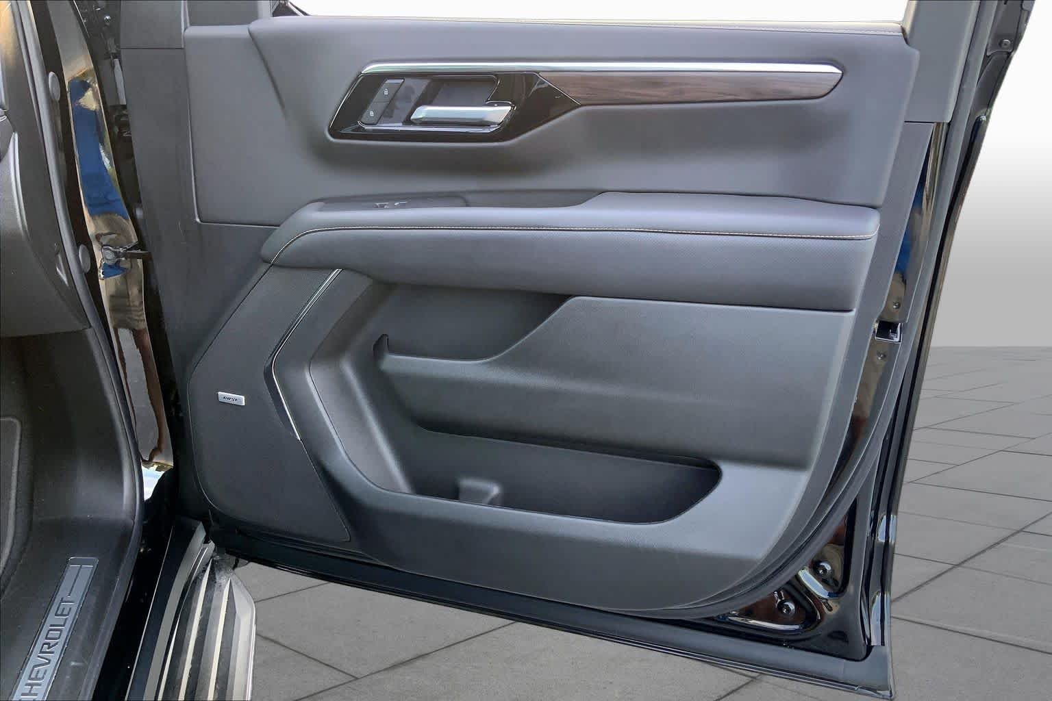 Used 2026 Black Chevrolet Premier image 22