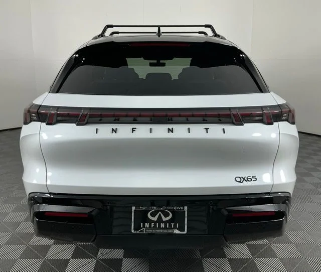 New 2027 White / Black INFINITI AUTOGRAPH image 5