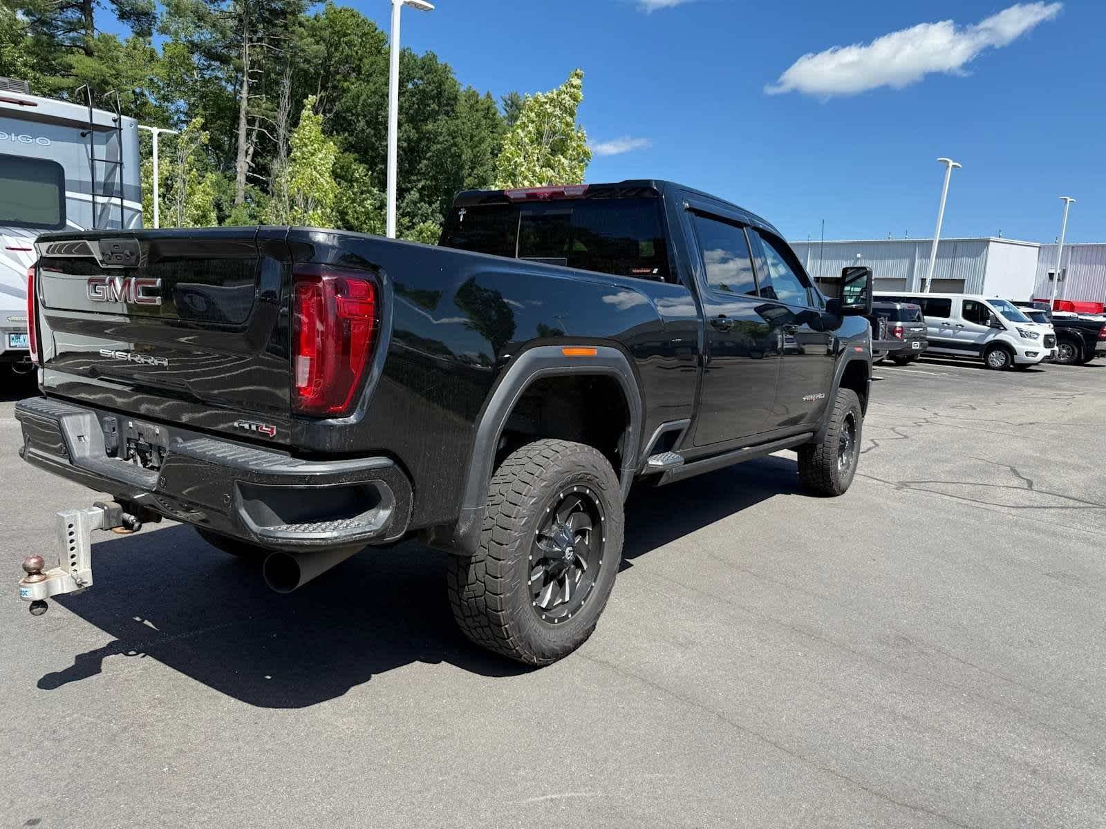 Used 2022 Onyx Black GMC AT4 image 6