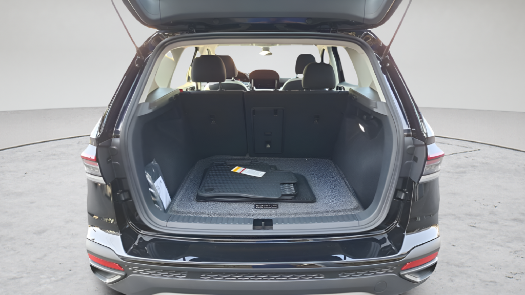 New 2025 Black Volkswagen 1.5T S image 32