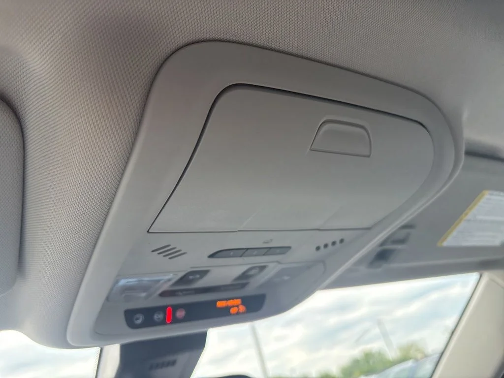 Used 2022 Blue GMC Denali image 22