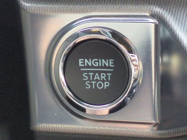 New 2026 Iconic Silver Metallic Ford Lariat® image 27