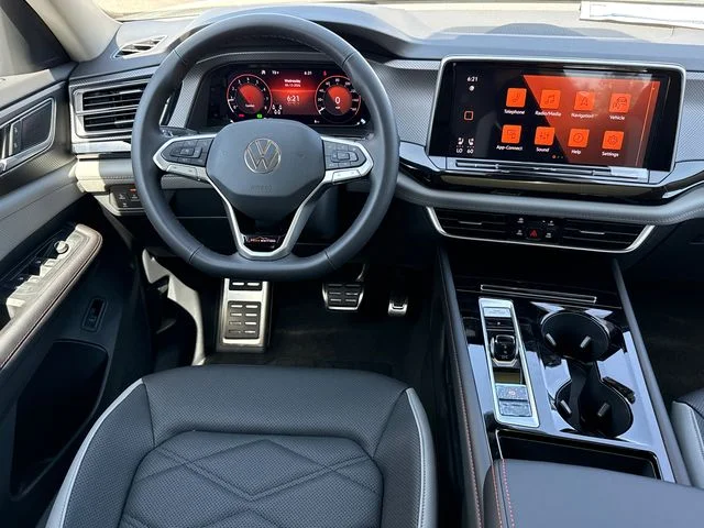 New 2026 Opal White Pearl Volkswagen 2.0T Peak Edition image 31