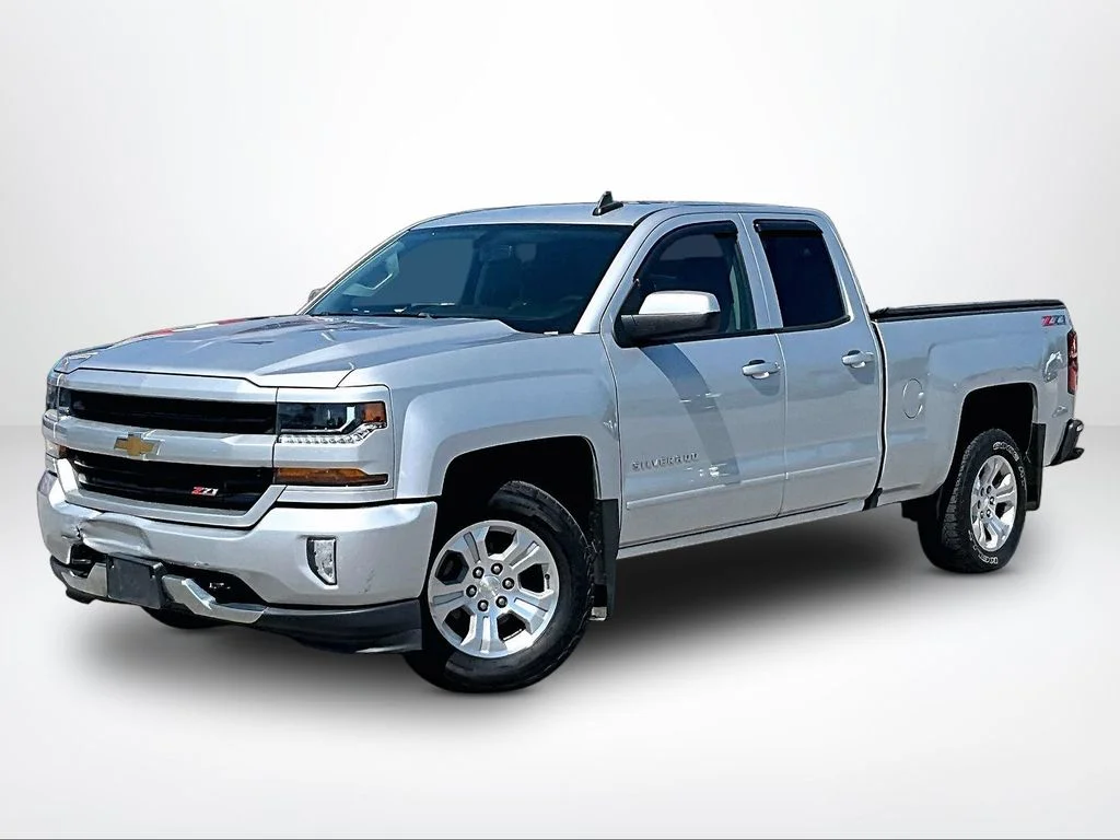 Used 2019 Silver Chevrolet LT image 2