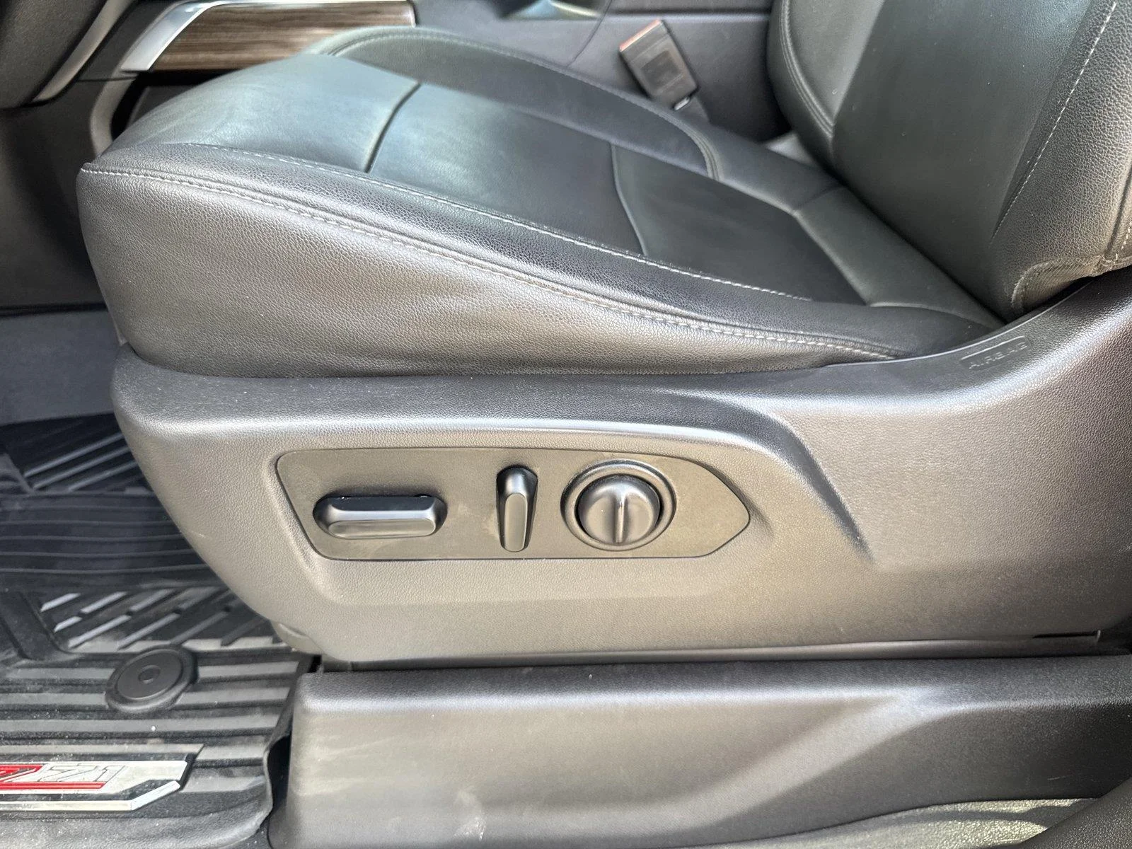 Used 2021 SHADOW GRAY METALLIC Chevrolet RST image 12