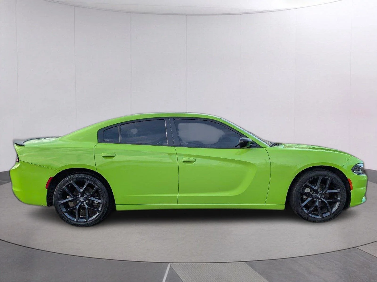 Used 2023 Sublime Metallic Clearcoat Dodge SXT image 8