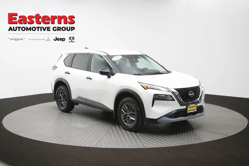 Used 2023 White Nissan S image 51
